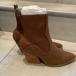 Vici Western style ankle boot